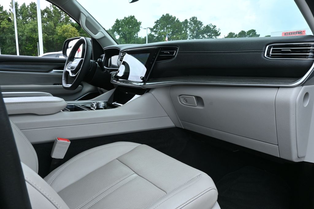 2024 Jeep Wagoneer Series II Black at River Oaks CDJR