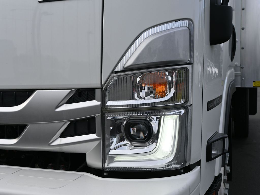 2024 Isuzu NPR HD 