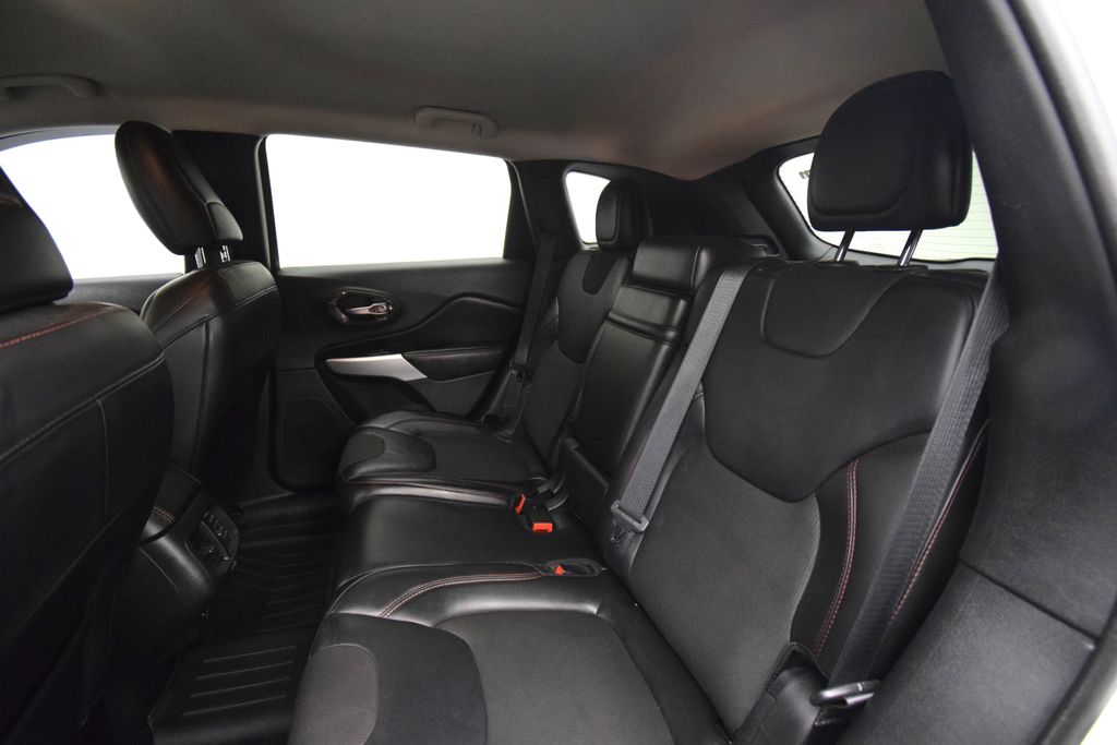used 2017 Jeep Cherokee car, priced at $18,595