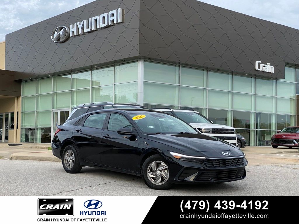 Abyss Black 2025 Hyundai Elantra Sedan Front-Wheel Drive Continuously Variable Transmission
