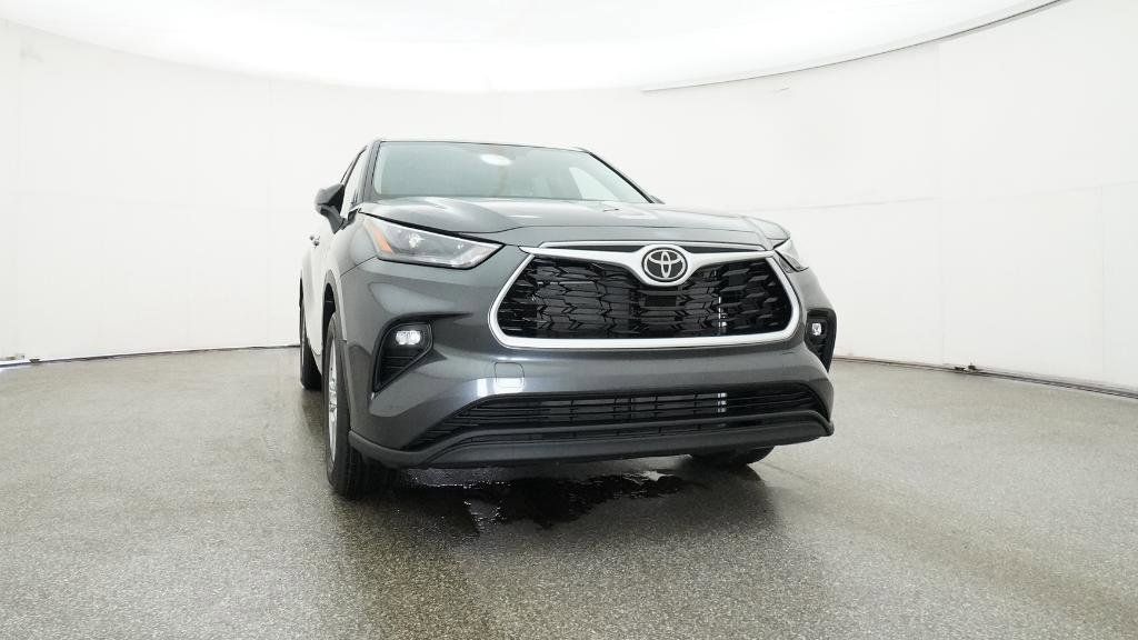 Thumbnail: 2025 Toyota Highlander - 26
