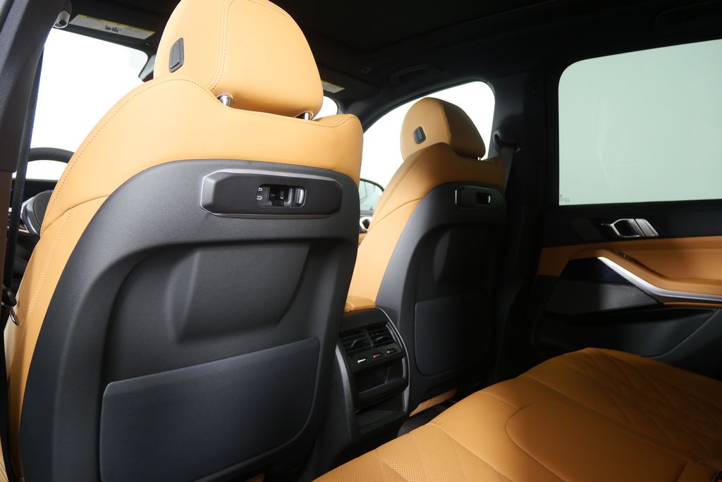 Thumbnail: 2026 BMW X5 - 16