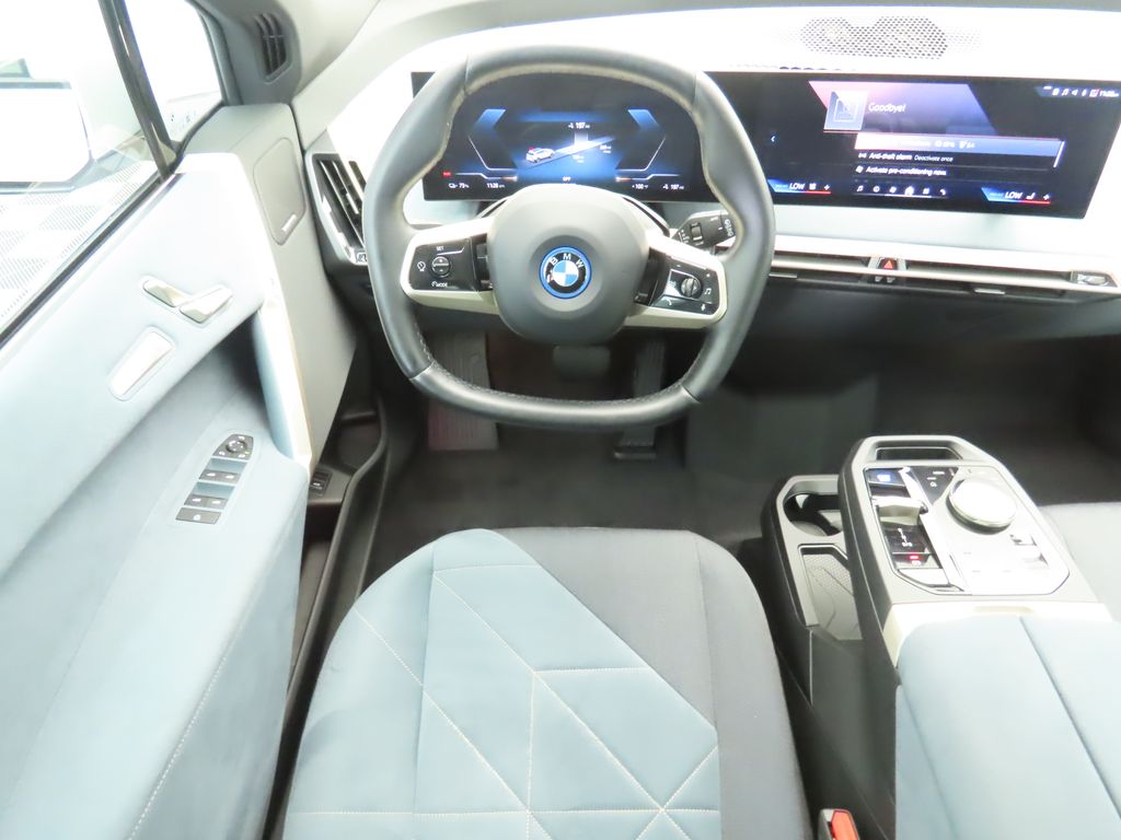 Thumbnail: 2024 BMW iX - 10