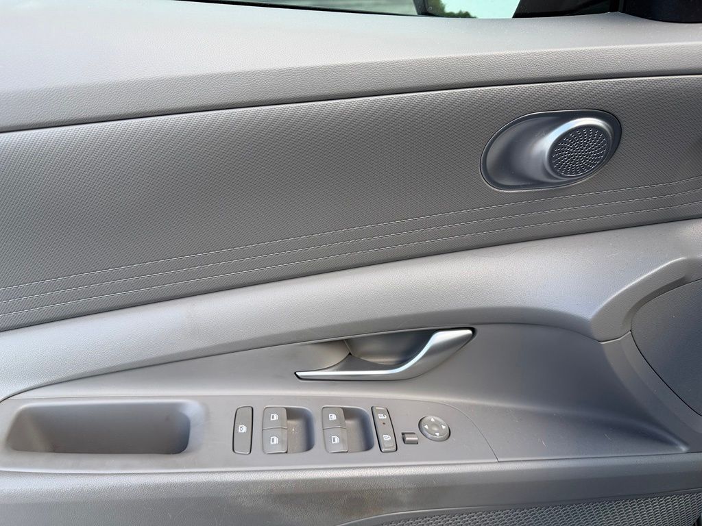 Used 2024 Hyundai Elantra Sedan