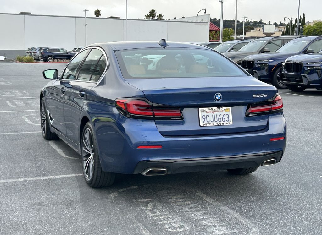 Thumbnail: 2022 BMW 5 Series - 3