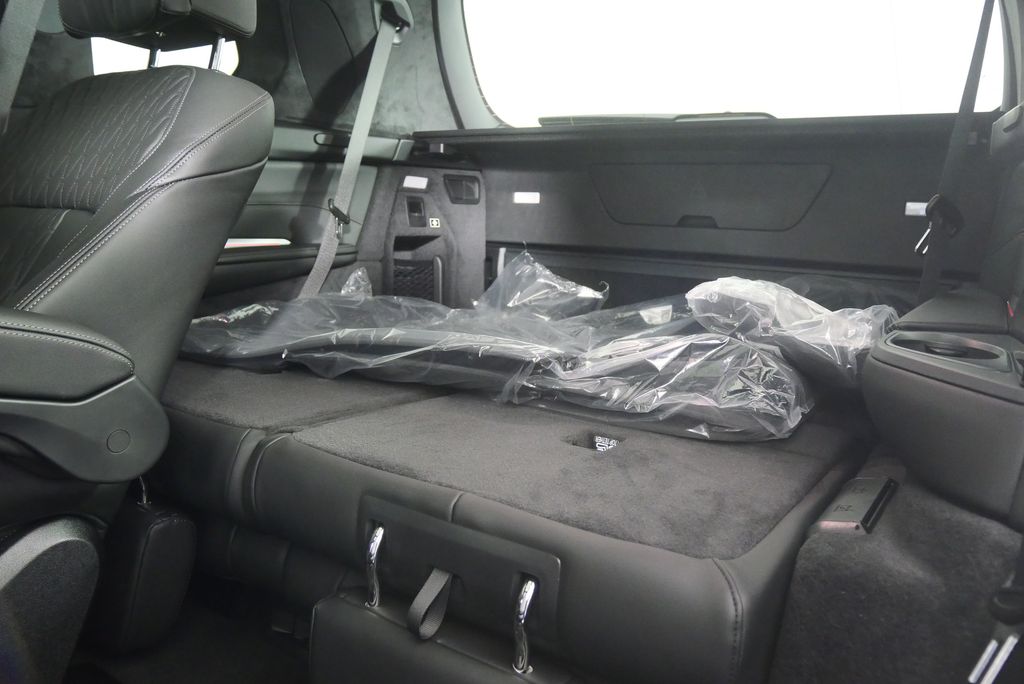 Thumbnail: 2026 BMW X7 - 19