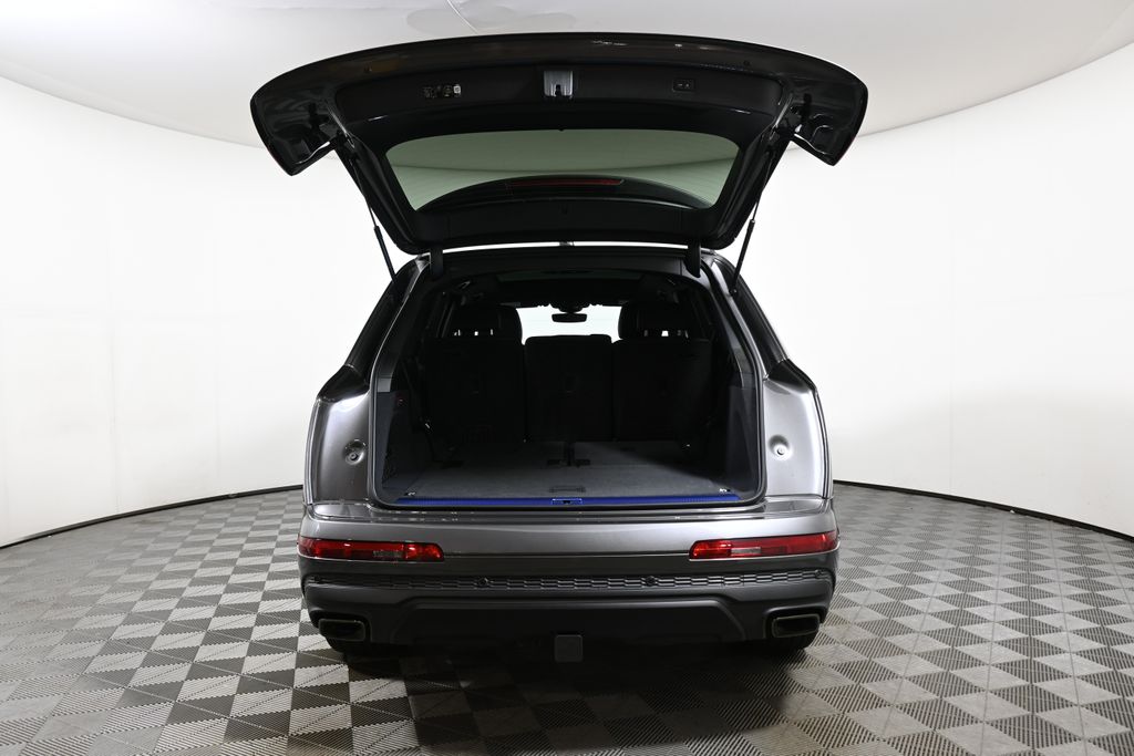 Thumbnail: 2026 Audi Q7 - 30