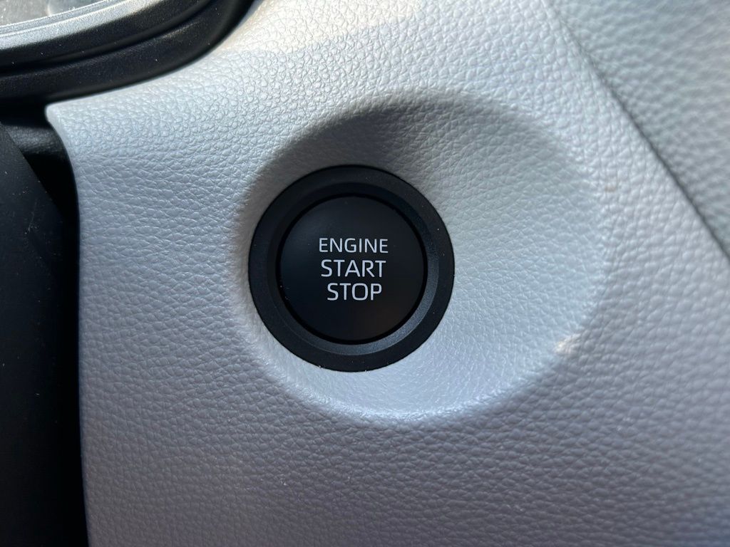 Thumbnail: 2025 Toyota Corolla Cross - 27