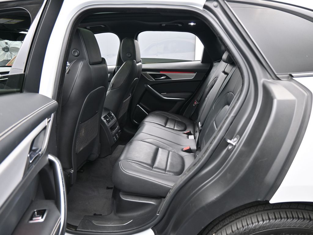 Used 2024 White Jaguar P250 R-Dynamic S image 33