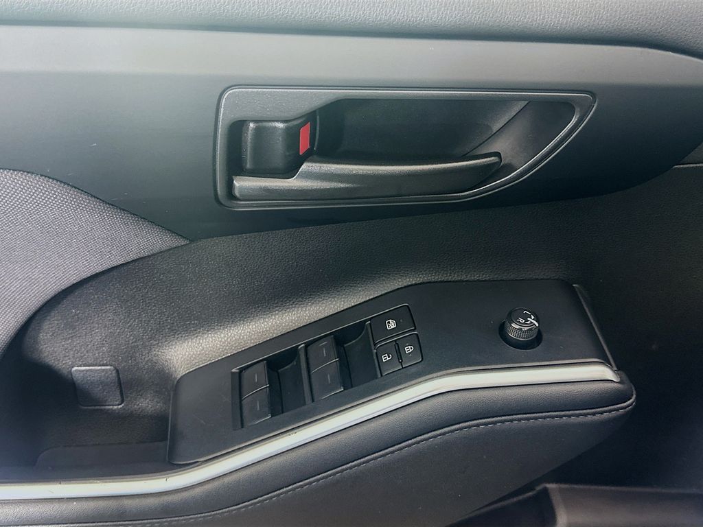 Thumbnail: 2024 Toyota Highlander - 17