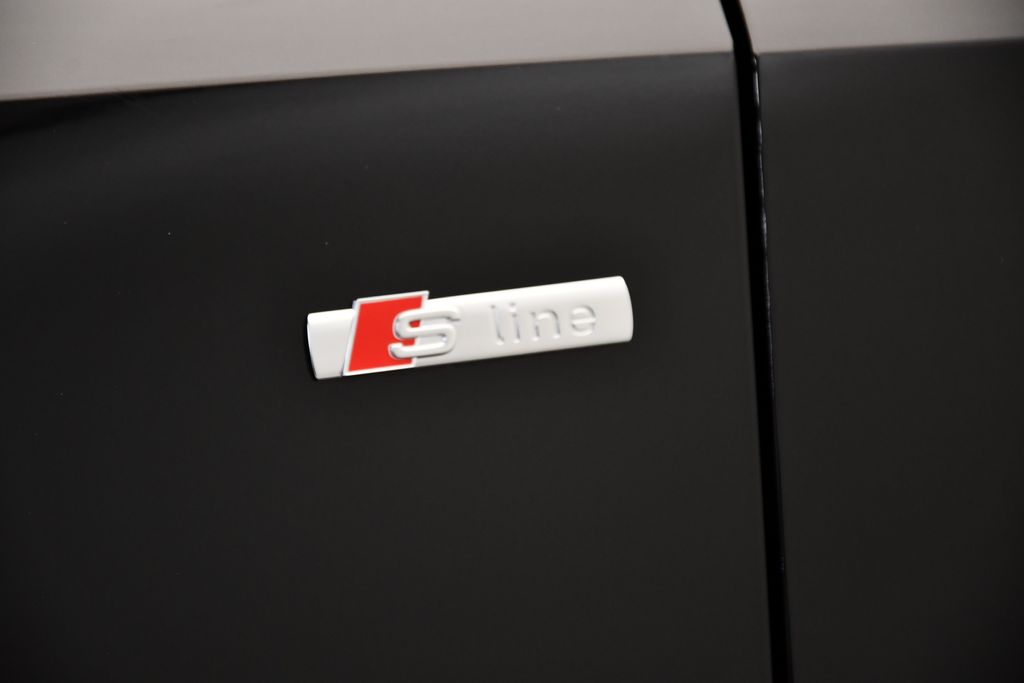 Thumbnail: 2024 Audi Q3 - 11