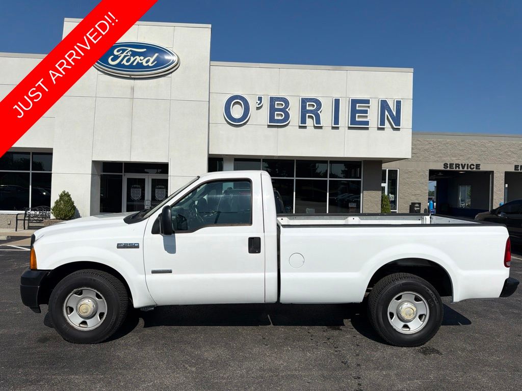 White 2006 Ford F-250 Super Duty Pickup Truck Rear-Wheel Drive 5-Speed Automatic Overdrive
