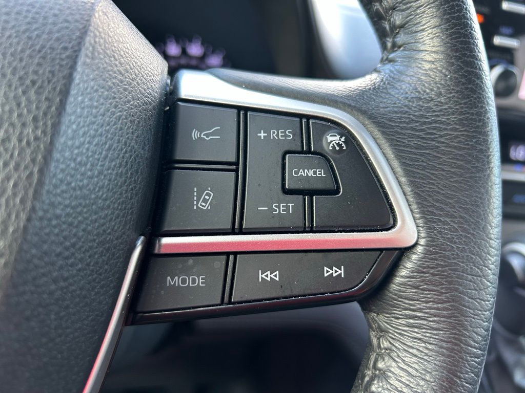 Thumbnail: 2023 Toyota Sienna - 20