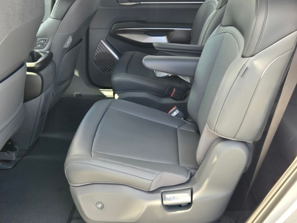 2026 Kia Ev9 - $50,480