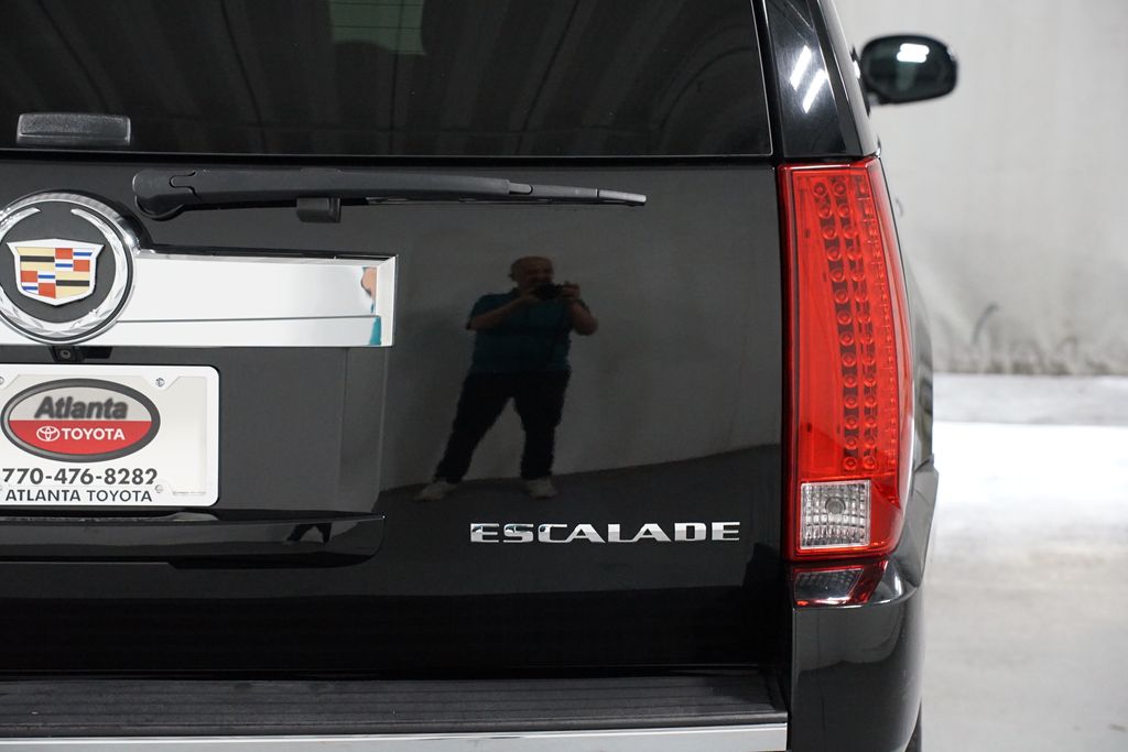 Thumbnail: 2013 Cadillac Escalade - 10