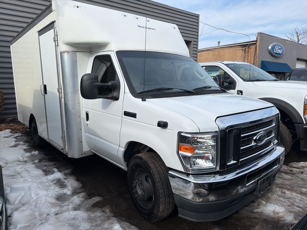 2021 Ford E-Series Chassis E-350 SD Cutaway SB RWD