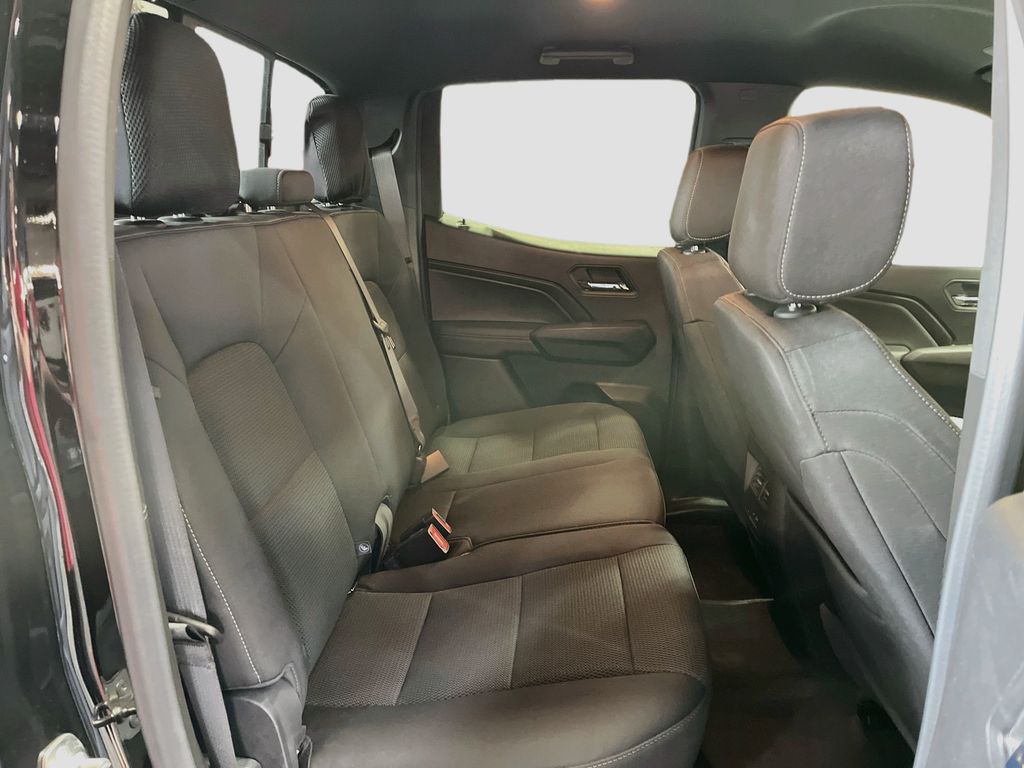 Used 2024 Onyx Black GMC Elevation image 28