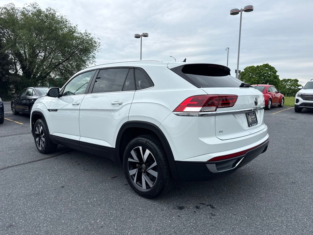 2023 Volkswagen Atlas Cross Sport 2.0T SE White at Sutliff Volkswagen