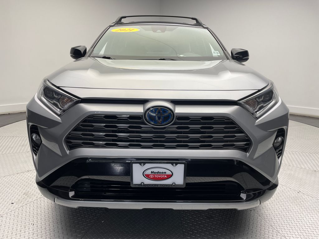2021 Toyota RAV4 XSE 2