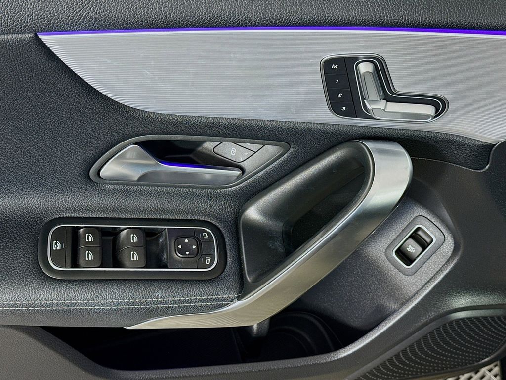 Thumbnail: 2021 Mercedes-Benz A-Class - 17