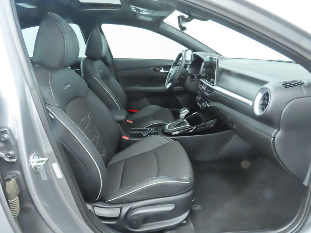 Thumbnail: 2024 Kia Forte - 21