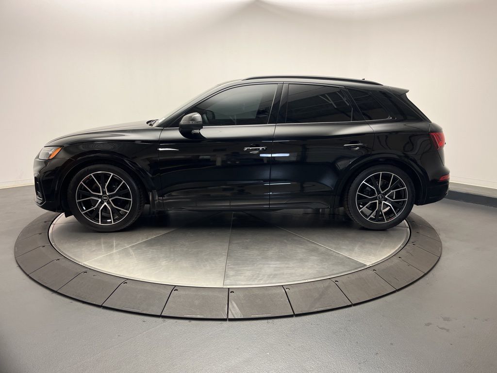 Thumbnail: 2021 Audi SQ5 - 2