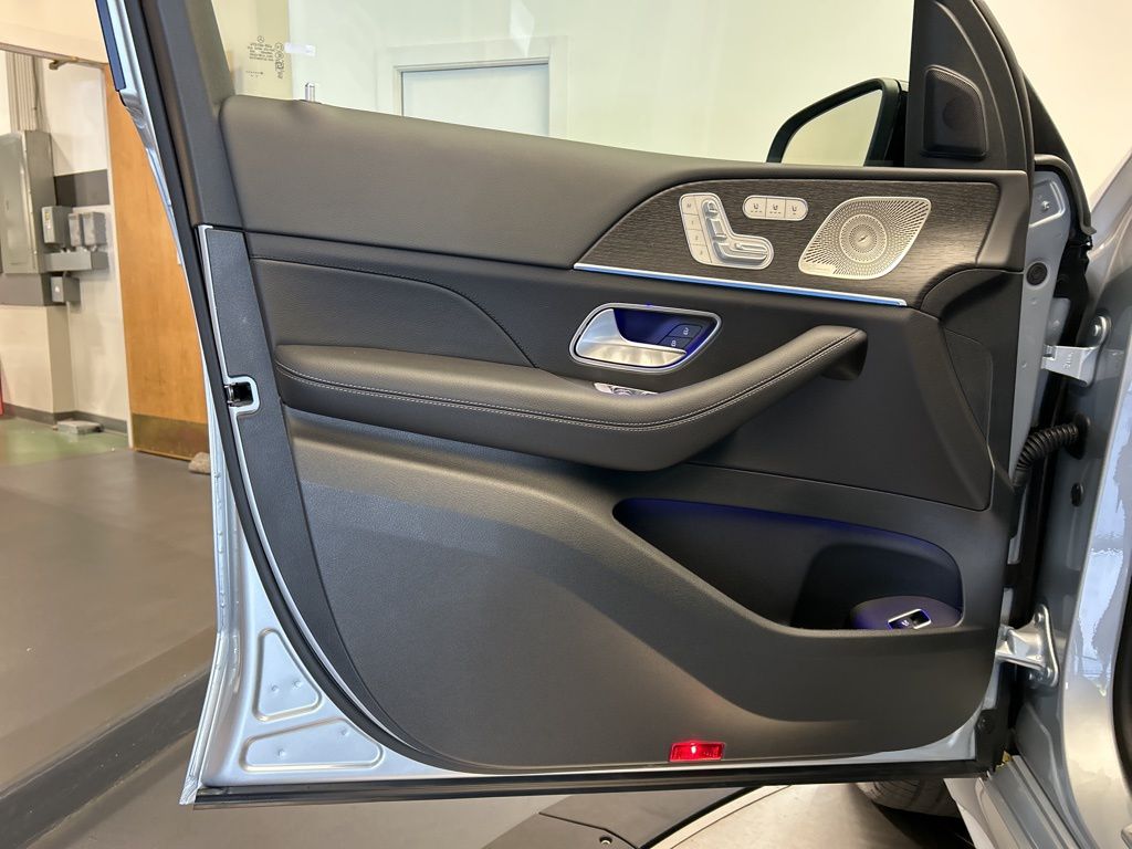 Thumbnail: 2026 Mercedes-Benz GLS - 11