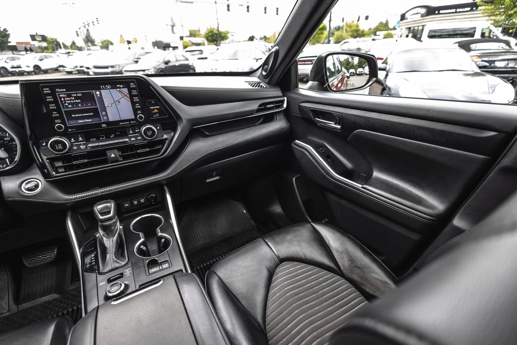 2021 Toyota Highlander XSE thumbnail 23