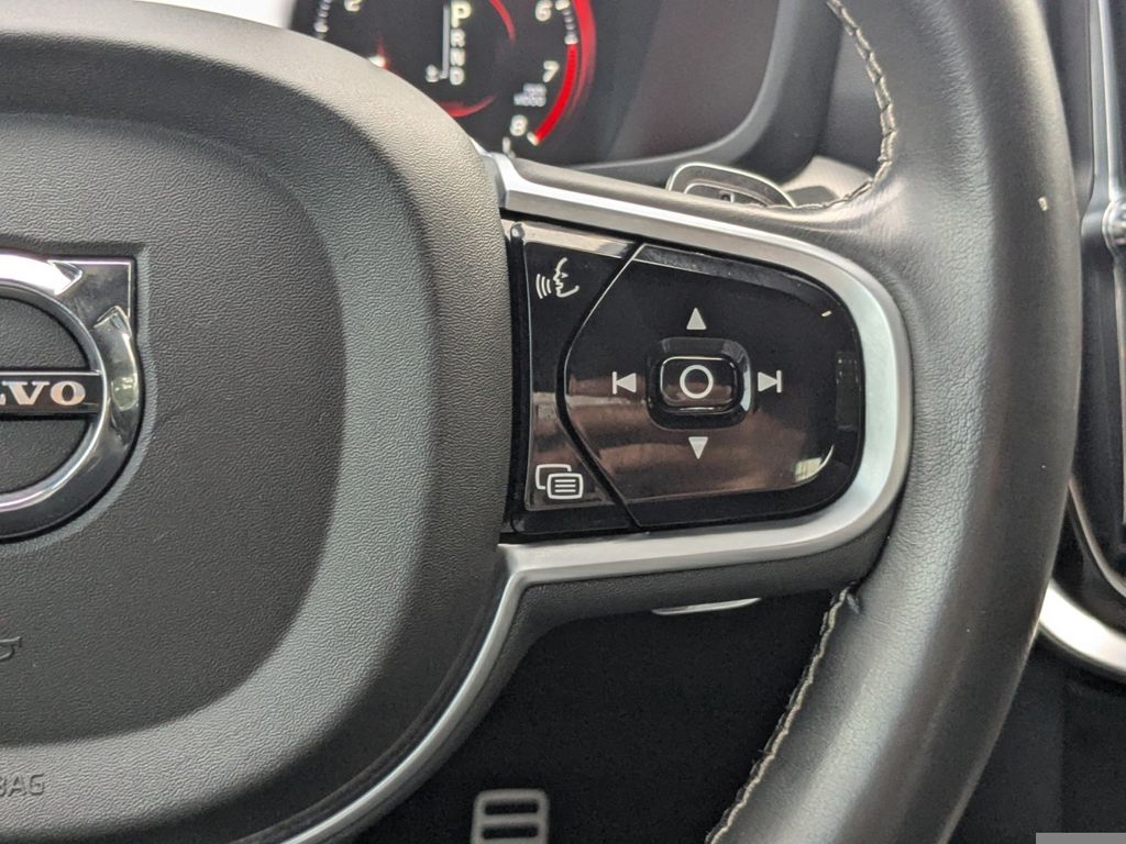 2019 Volvo S60 T6 R-Design