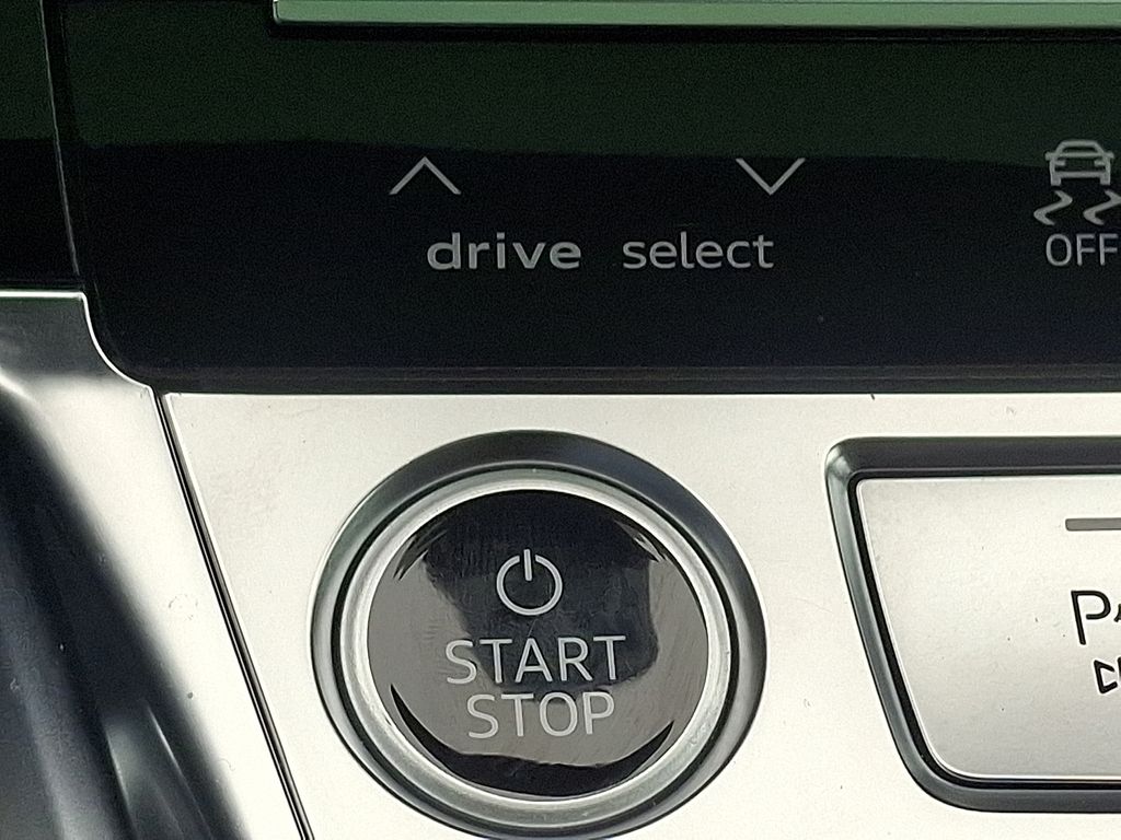 Thumbnail: 2023 Audi e-tron GT - 25