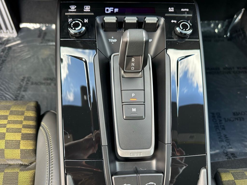 Thumbnail: 2026 Porsche 911 - 26