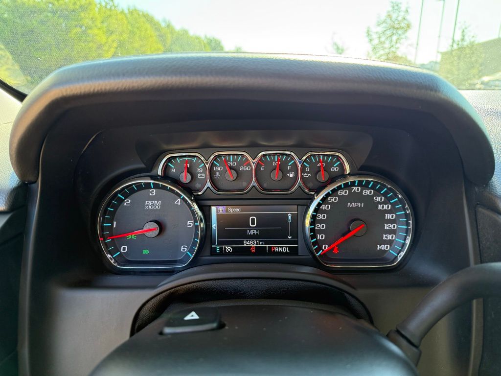 Thumbnail: 2019 Chevrolet Tahoe - 16