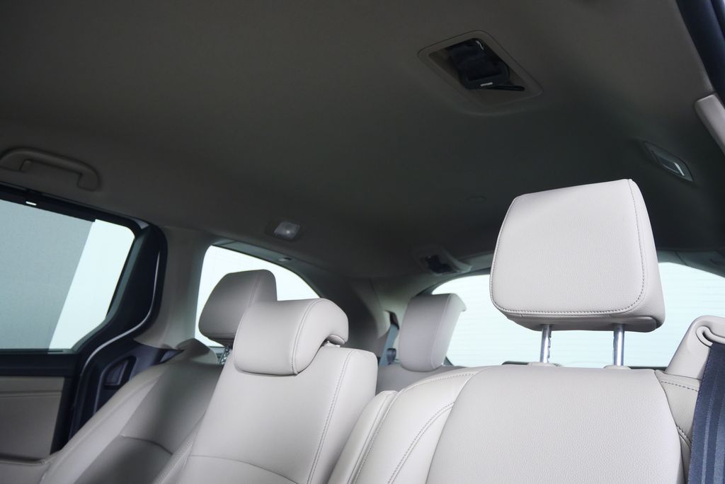 Thumbnail: 2023 Honda Odyssey - 16