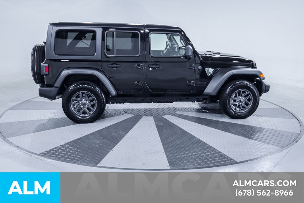 Used 2025 Black Jeep Sport S image 10