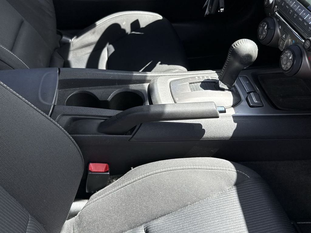 Thumbnail: 2011 Chevrolet Camaro - 18