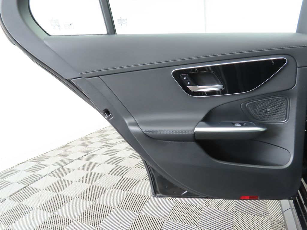 2024 Mercedes-Benz C-Class AMG C 43 26