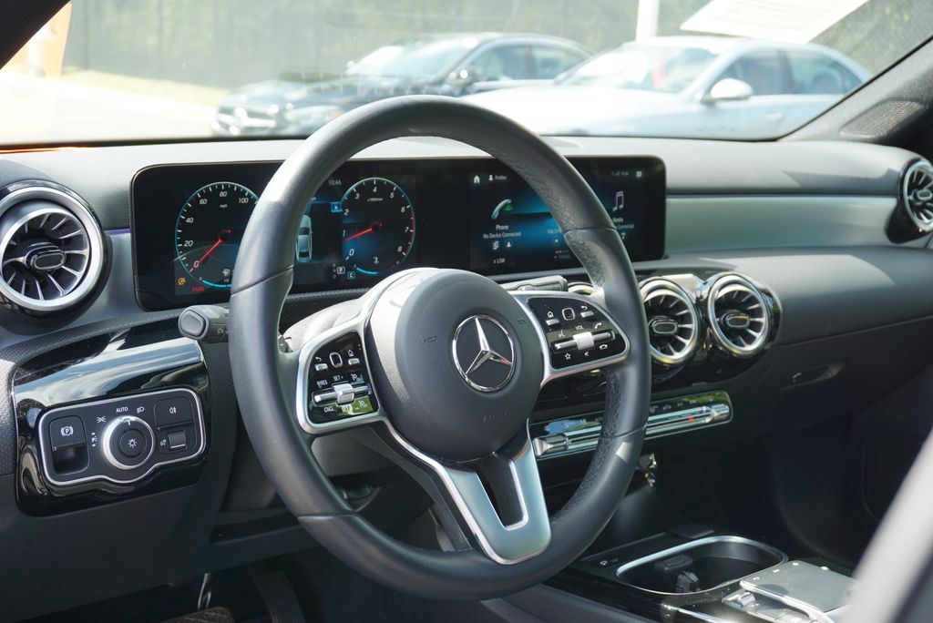 Thumbnail: 2022 Mercedes-Benz A-Class - 10