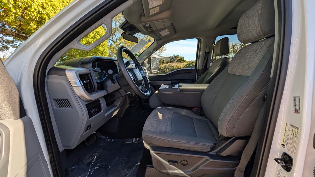 Used 2024 Ford Super Duty F-250 XLT 4D Crew Cab