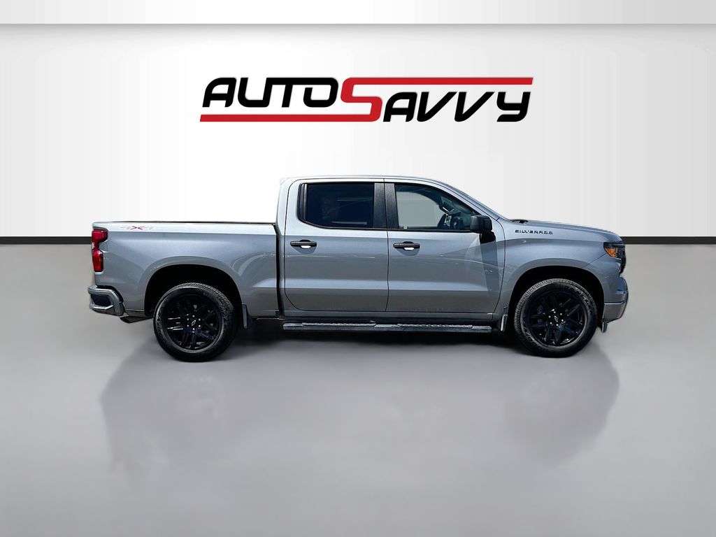 Used 2023 Gray Chevrolet Custom image 8