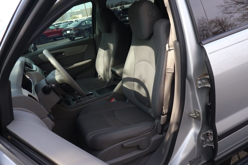 Thumbnail: 2016 Chevrolet Traverse - 30
