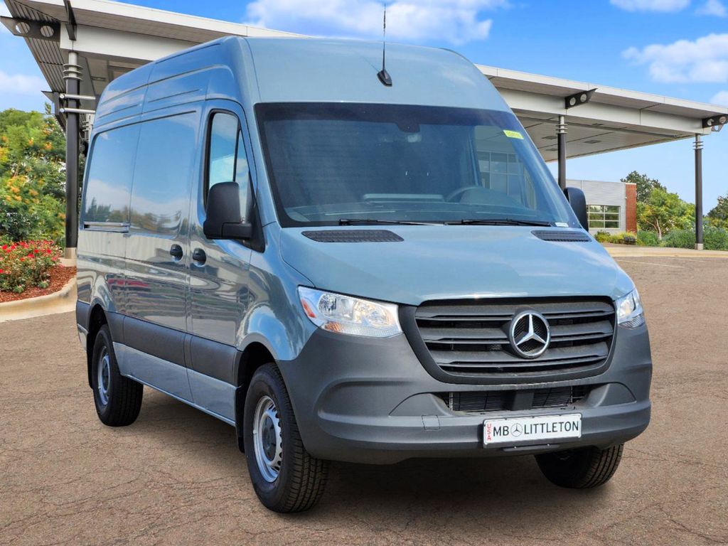 2024 Mercedes-Benz Sprinter 2500 Cargo 144 WB 2