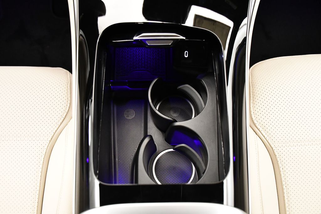 Thumbnail: 2025 Mercedes-Benz GLC - 27