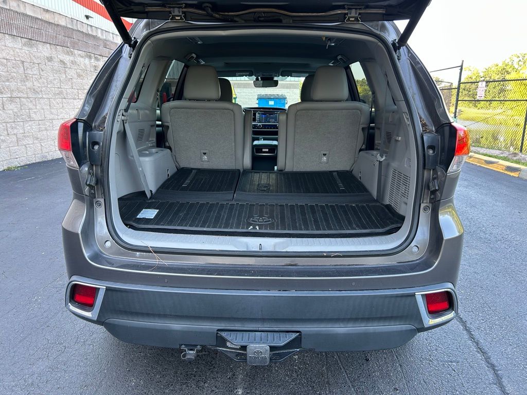 2019 Toyota Highlander Limited 10