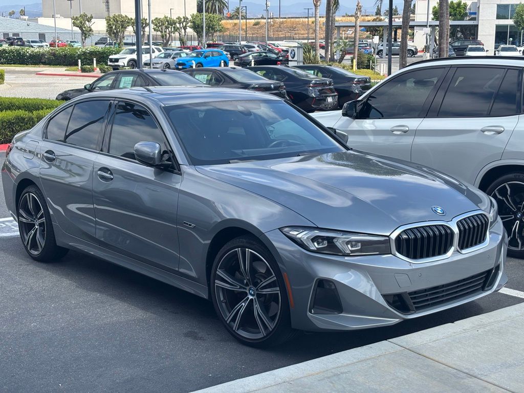Thumbnail: 2023 BMW 3 Series - 4