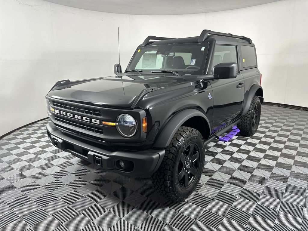 2024 Ford Bronco Black Diamond 3