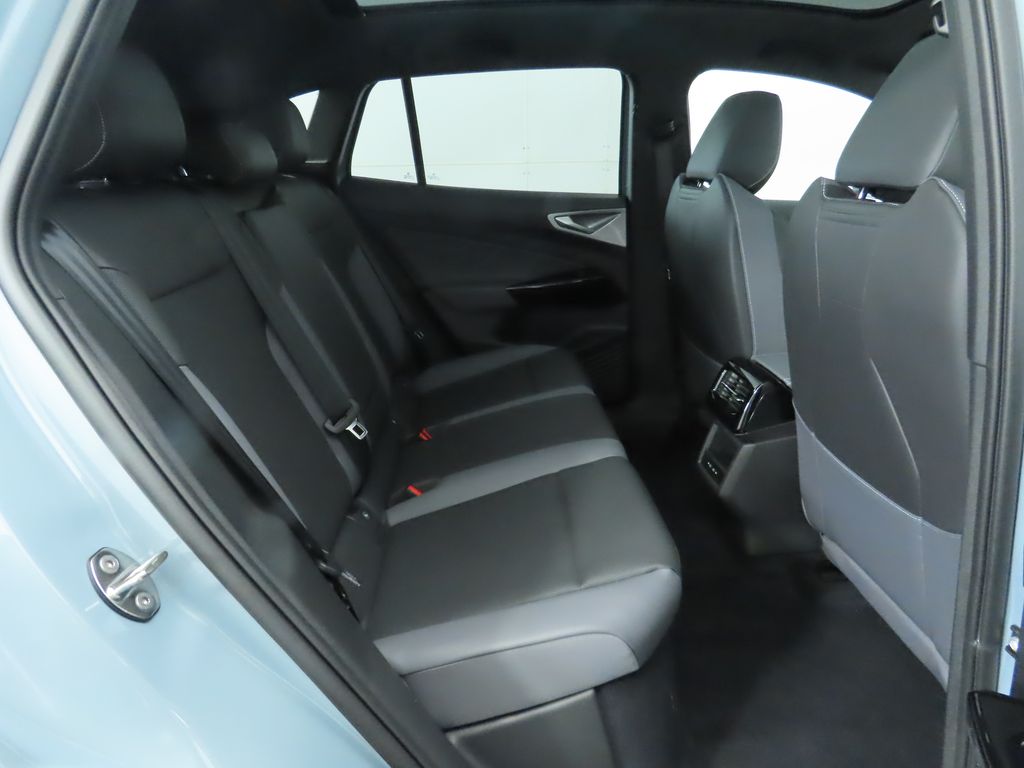 2025 Volkswagen ID.4 Pro S 23