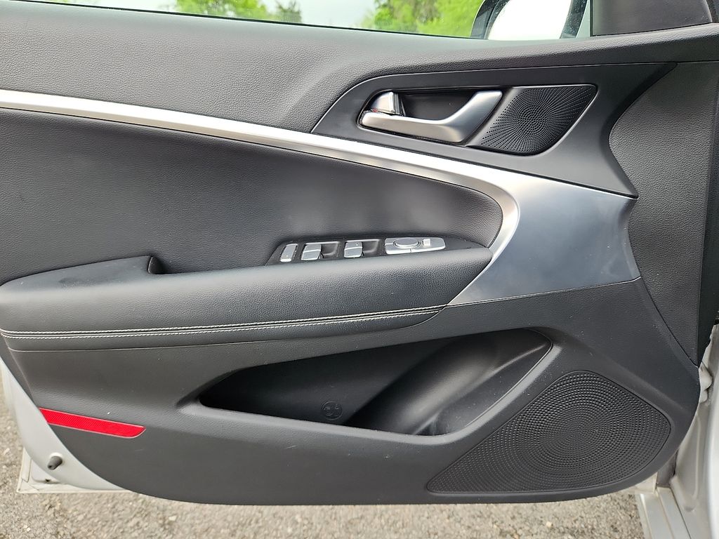 Thumbnail: 2019 Genesis G70 - 12