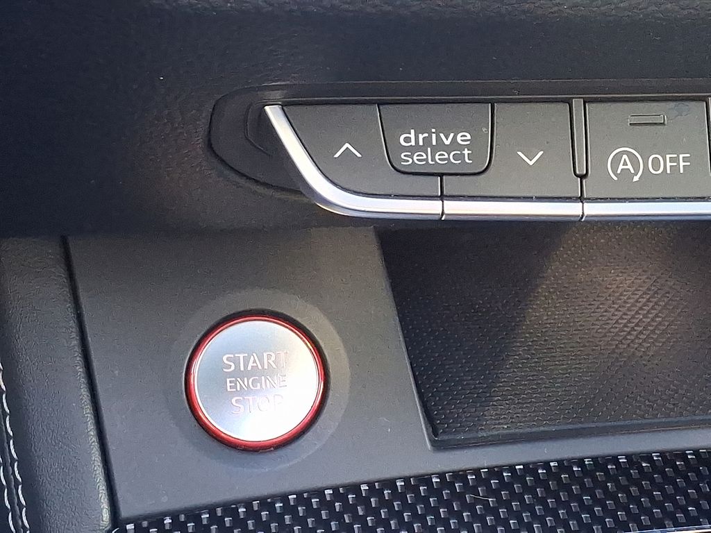 Thumbnail: 2022 Audi SQ5 - 24