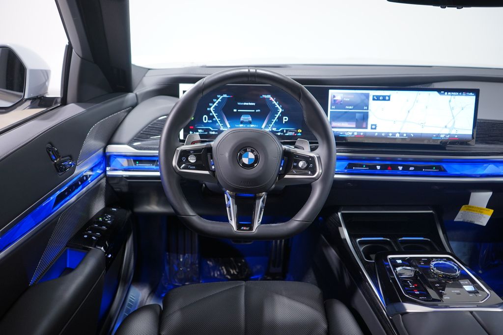 Thumbnail: 2025 BMW 7 Series - 11