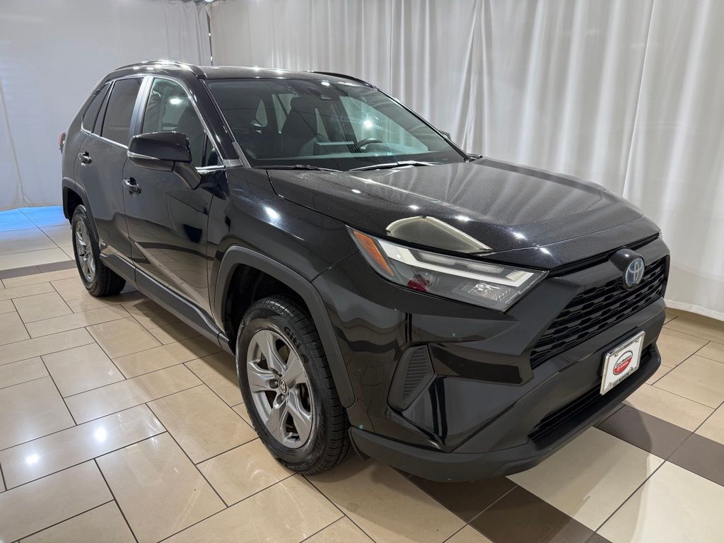 Thumbnail: 2022 Toyota RAV4 - 7